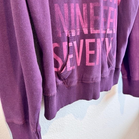 Y2K Vintage Grunge Preppy Graphic Hoodie American Eagle Purple Mall XL Top - Picture 3 of 9